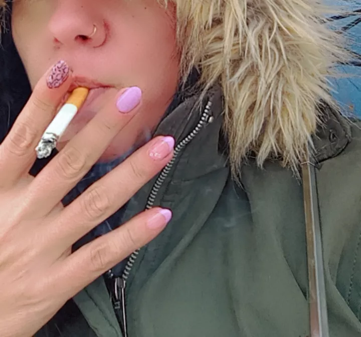 In the rain you smoke the same 🖤🖤🖤