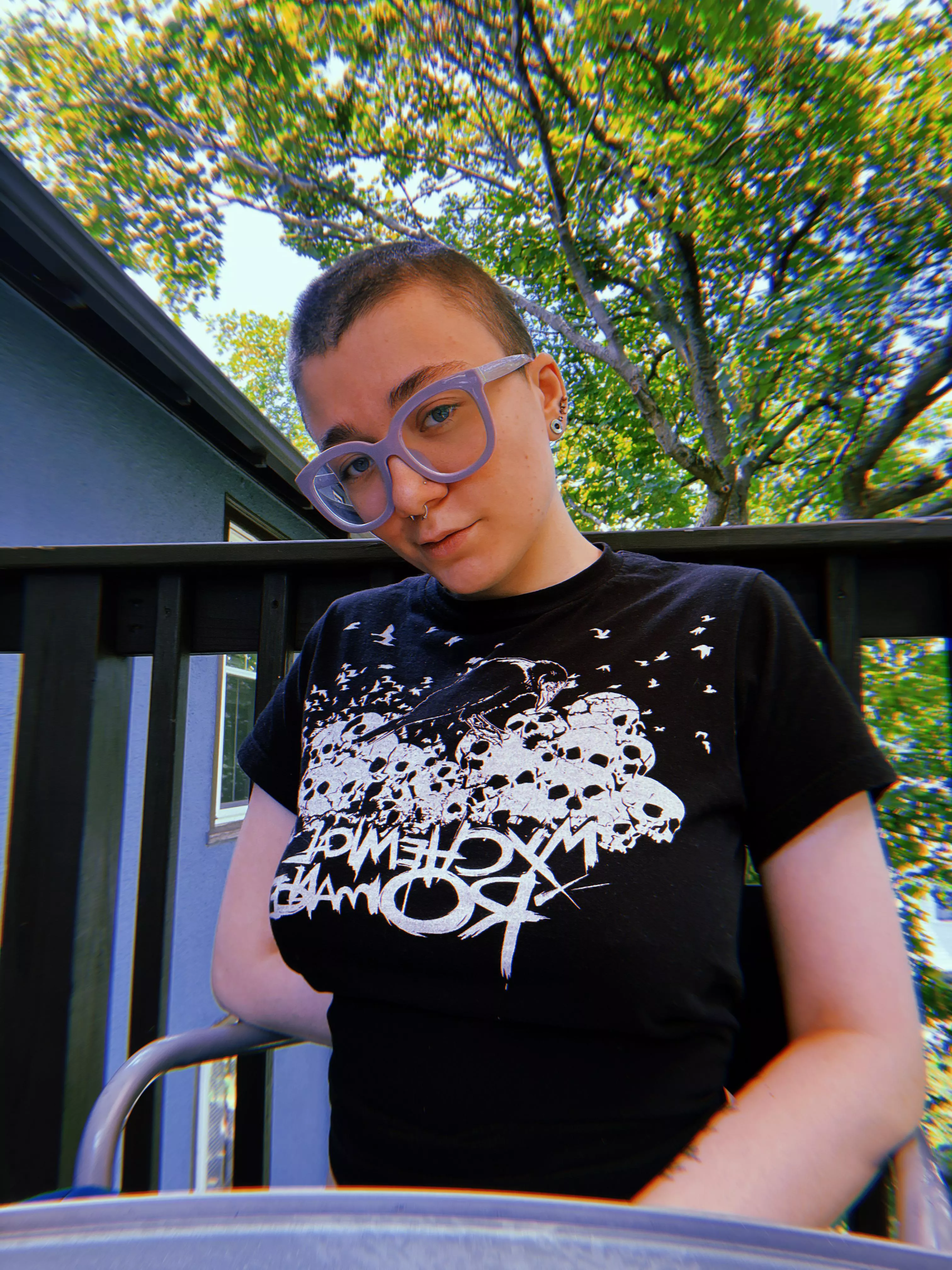 Just a bald gal who loves mcr (: [F]