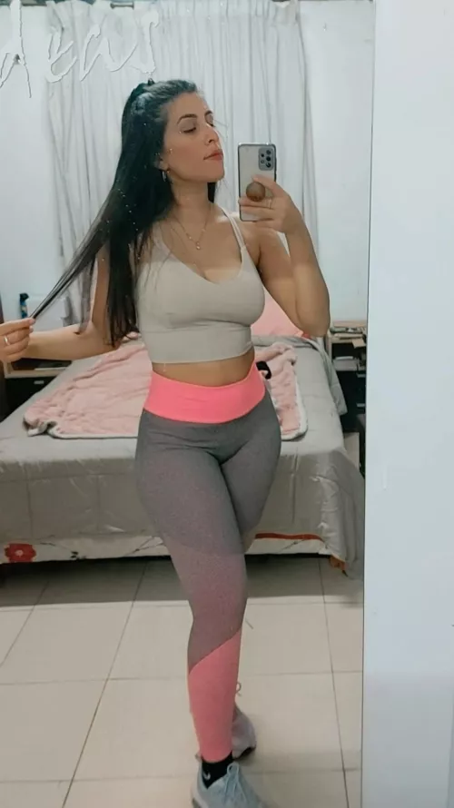 Just a selfie before going to gym 💋