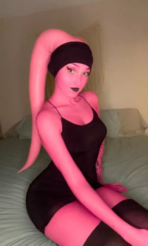 Pink twilek by angelofmustafar