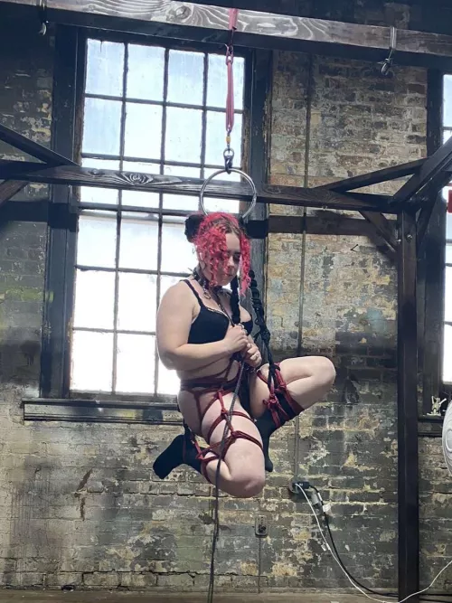 Relaxed in my rope 🖤