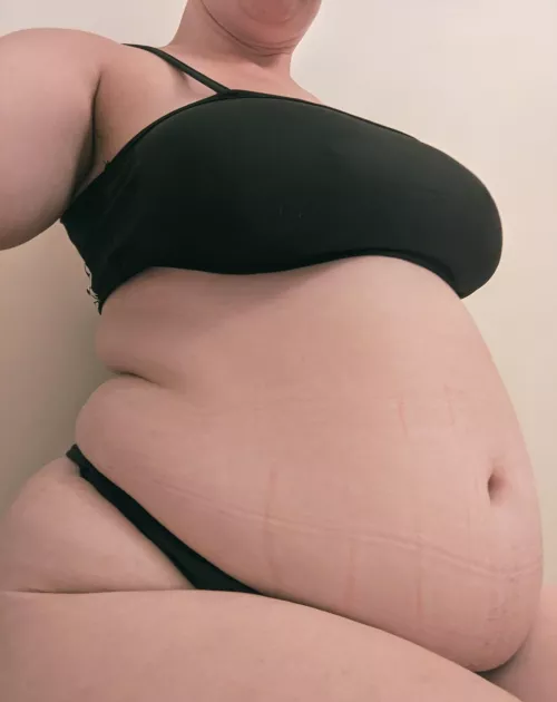 This fat girl deserves teasing for what she's done to her body 🐽🥵