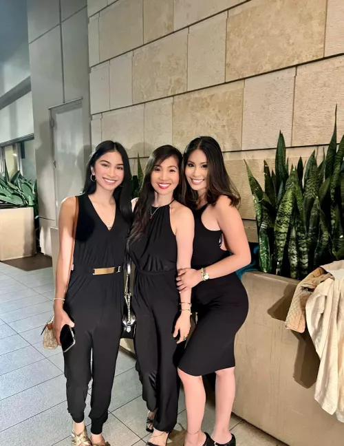 Which one you taking home little sister left or mom in middle or big sister on the right?