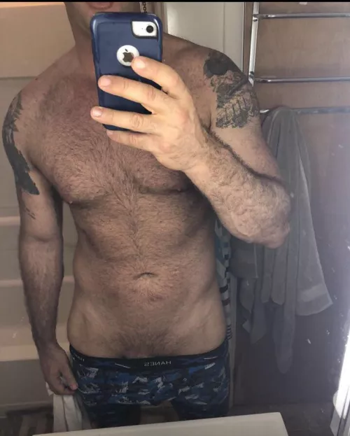 Any love for the extremely tall? (42). Sending chats is encouraged