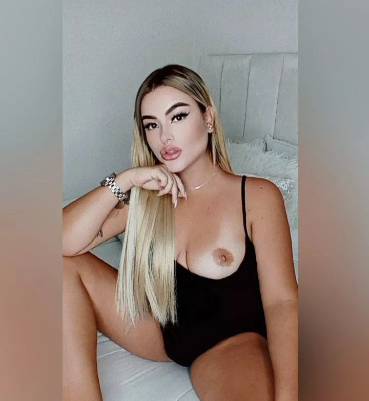 God i love being a freaky girl on the weekends