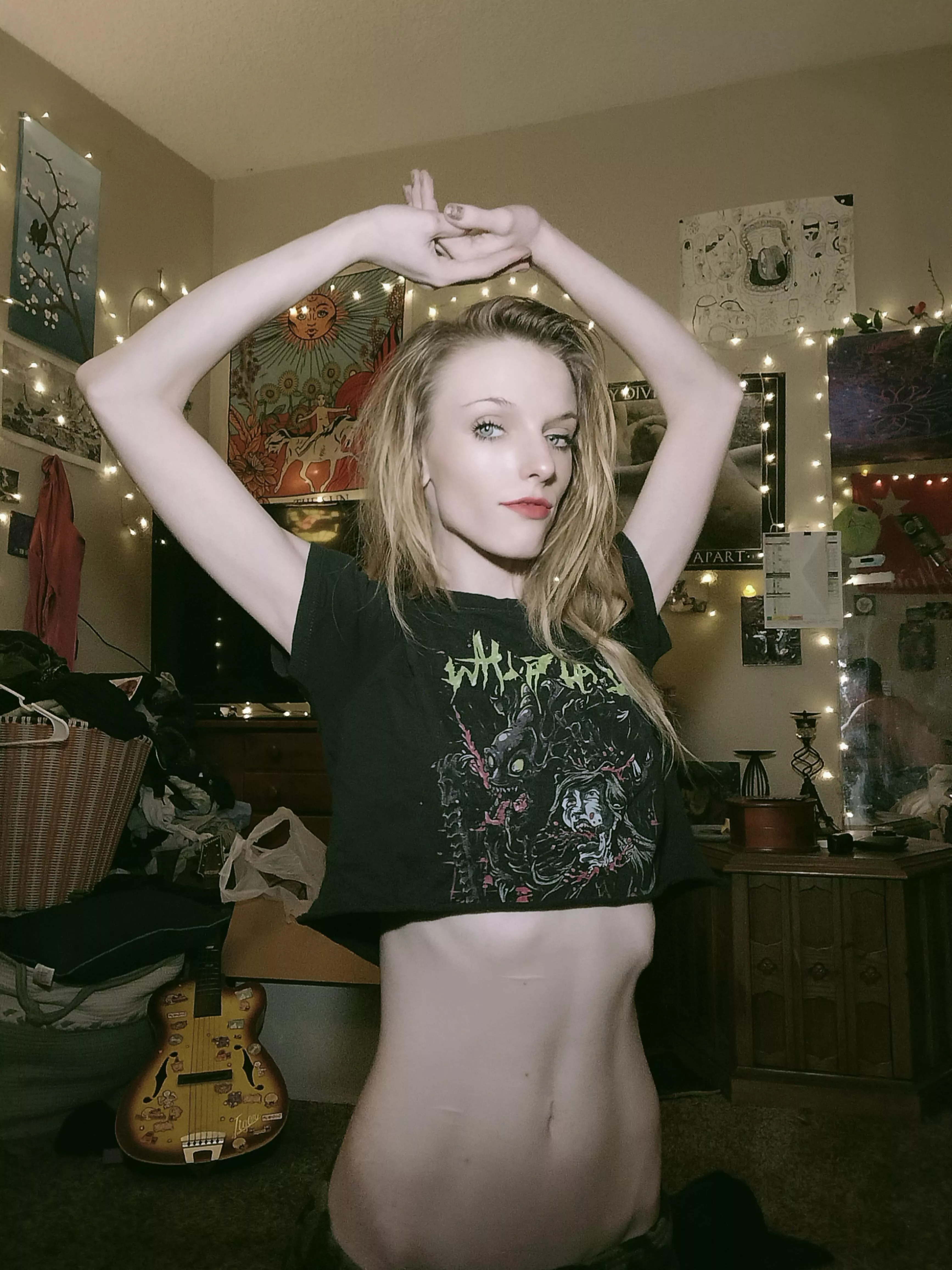 🙆🏼‍♀️-lookin ass💟