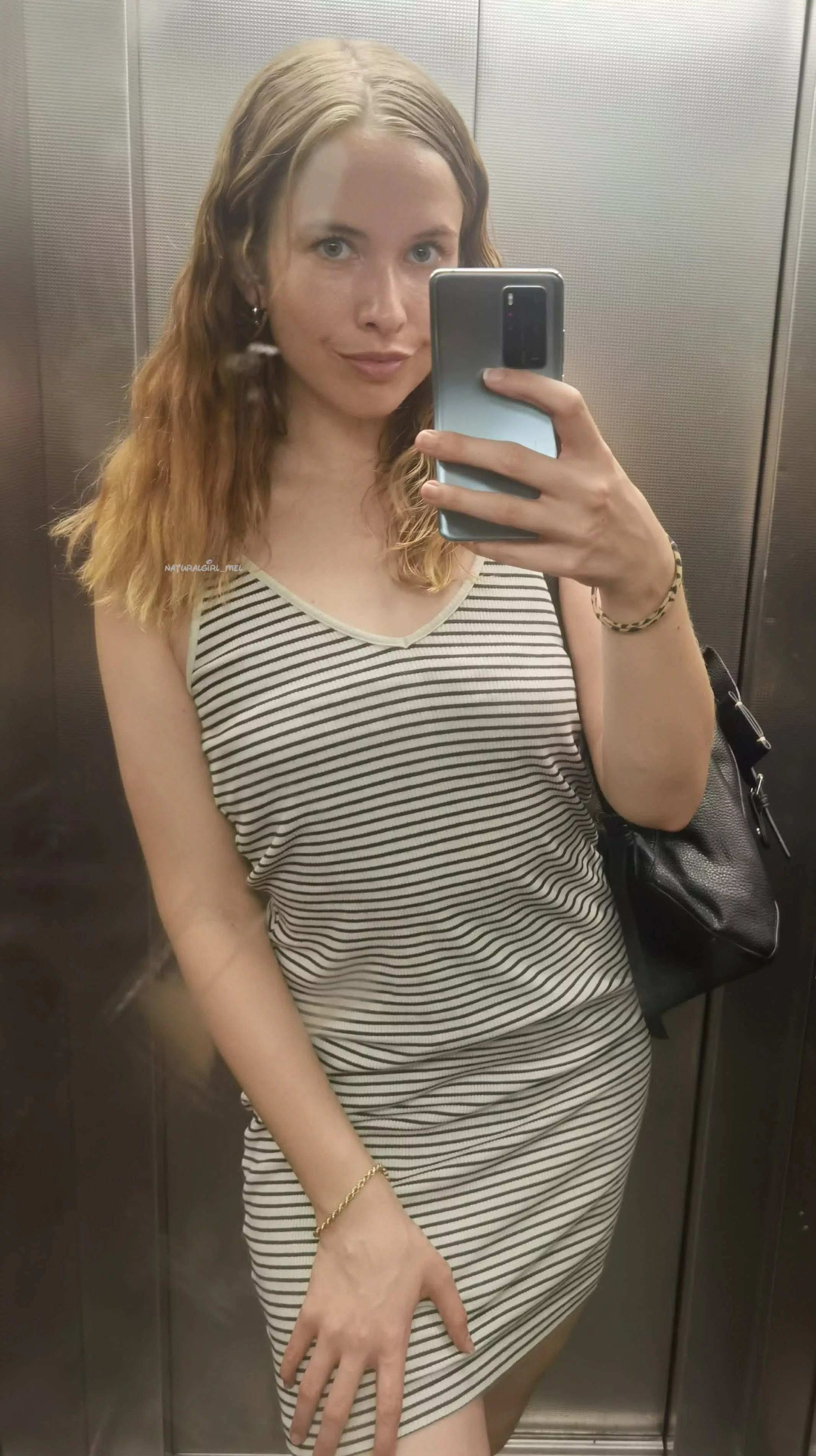 Secret elevator pic in my dress 🤫