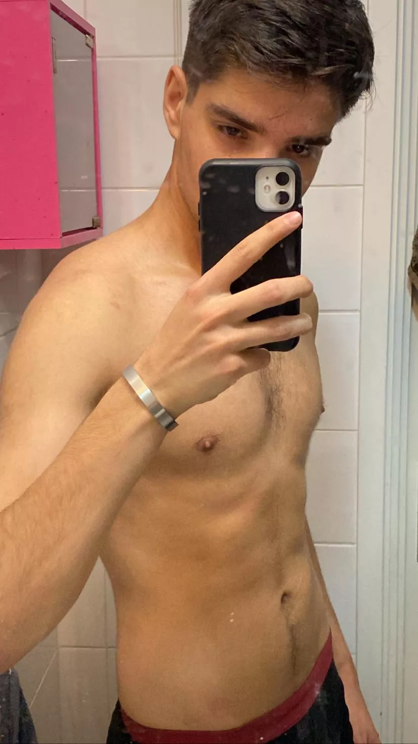 Send me ur best pics (tops only) [m]