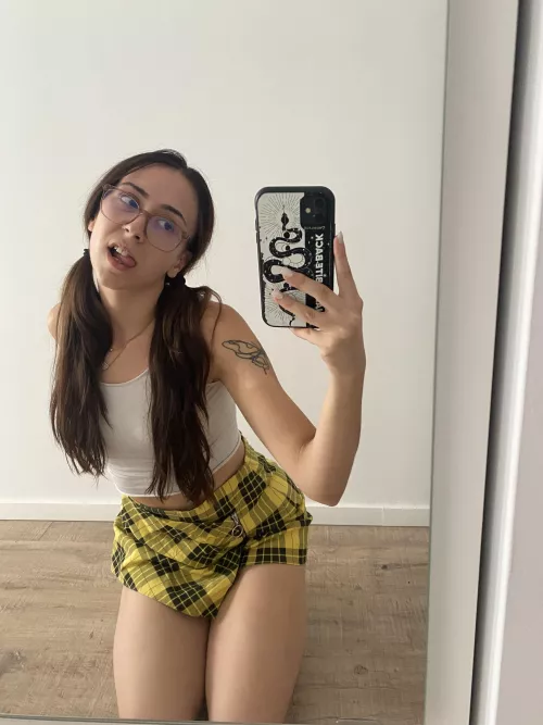 Today it was soo boring at school, can we do something fun together?😏