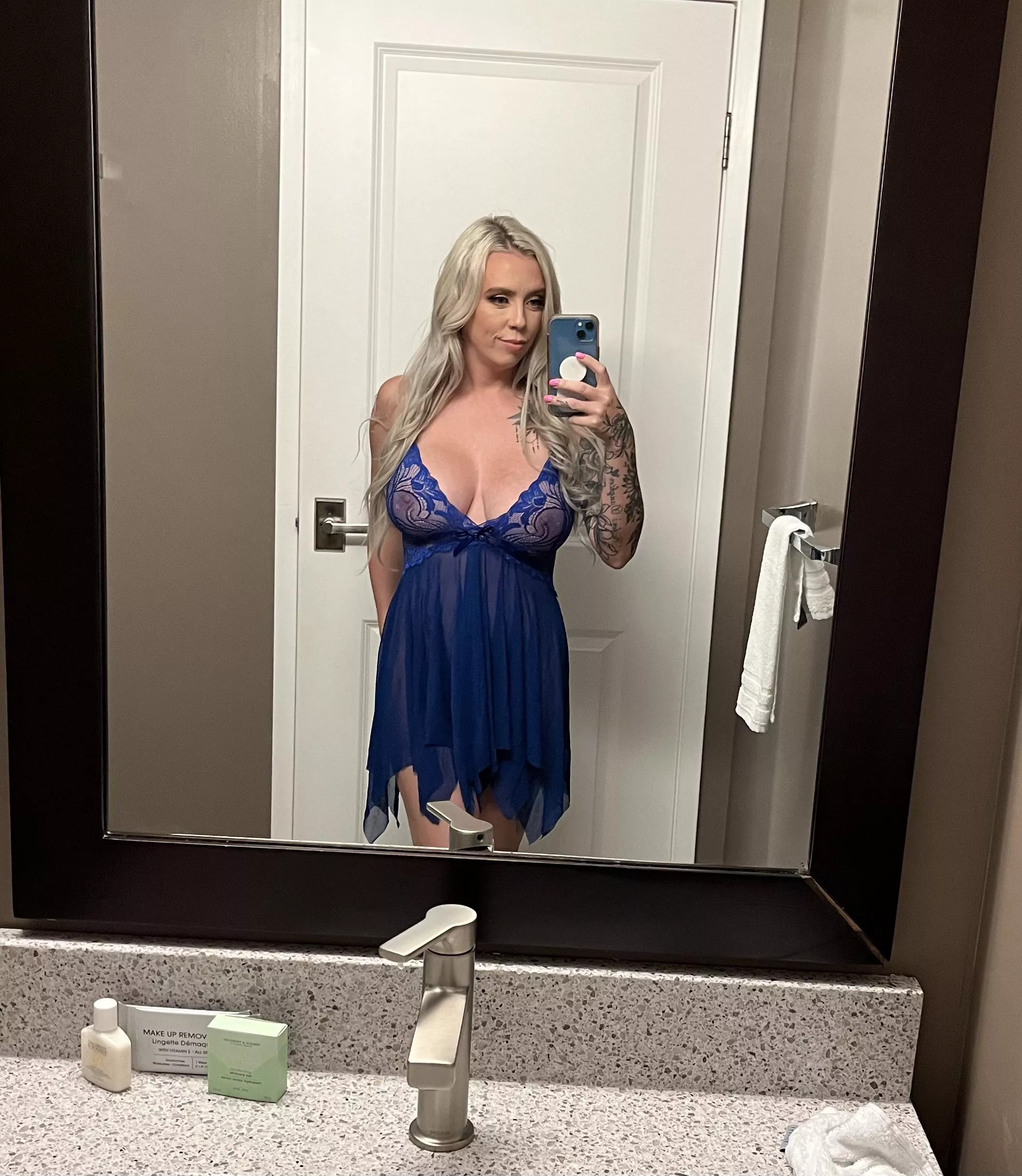 What fun is a wedding without lingerie after 😌