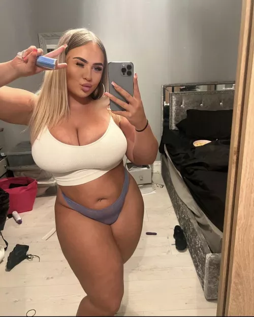 Who likes thick girls