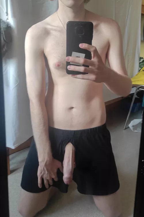 Who wants see me cumming?