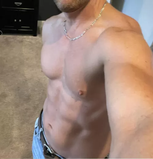 Good afternoon all! Back to work after a workout.