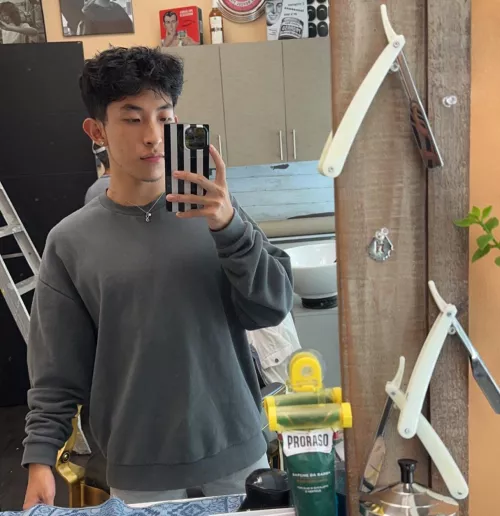 Hi from my moms barber shop