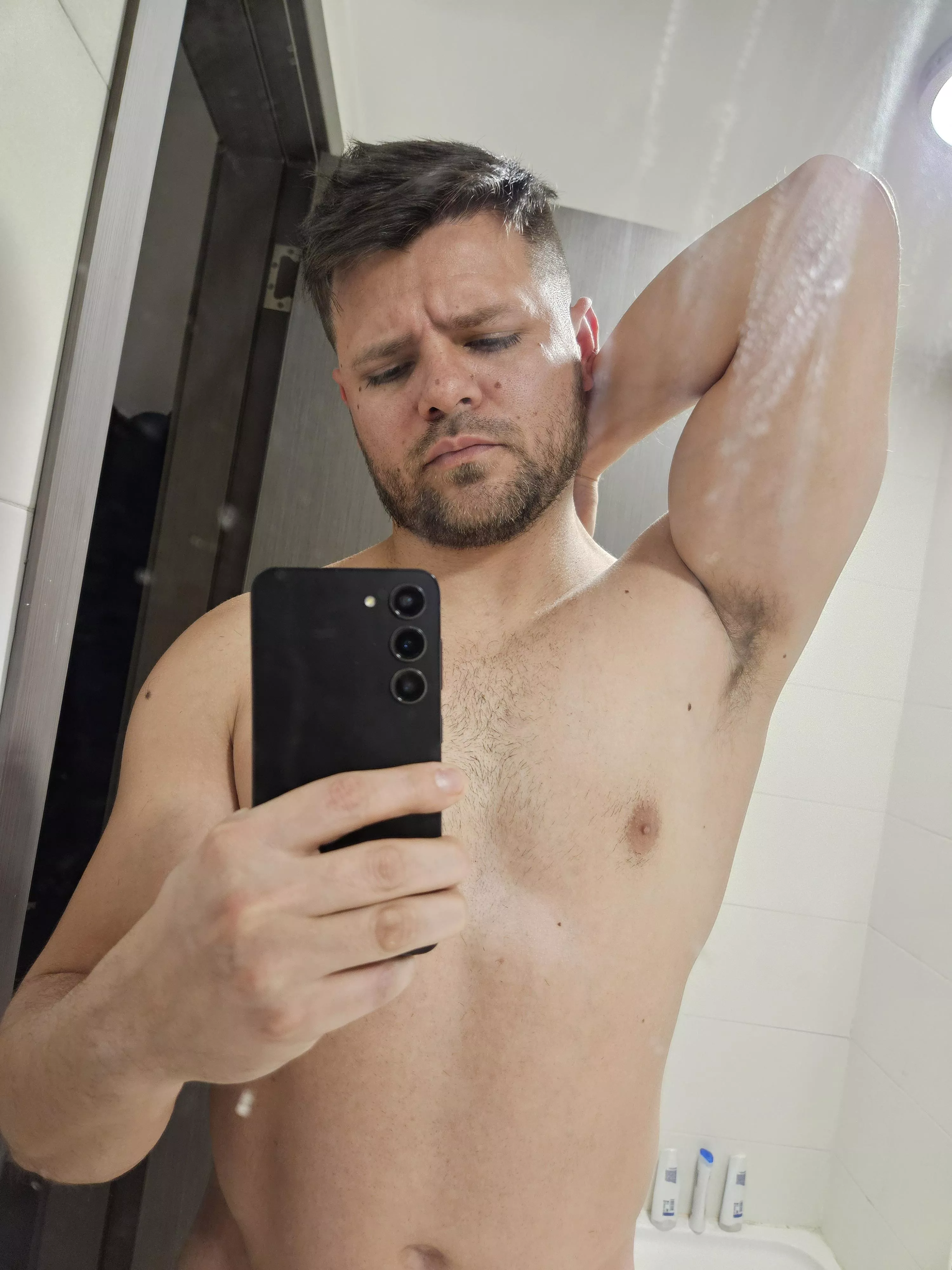 I haven't bathed yet... do you want to lick my armpits??💦👅