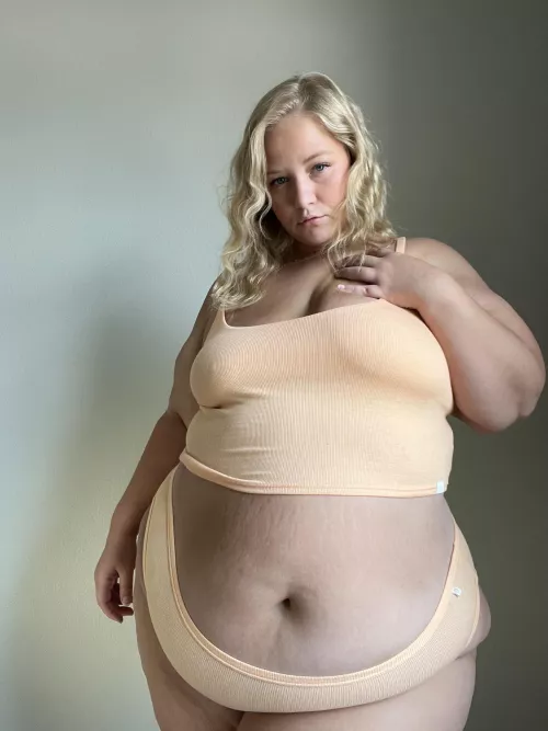 I need a slice of cake in this belly