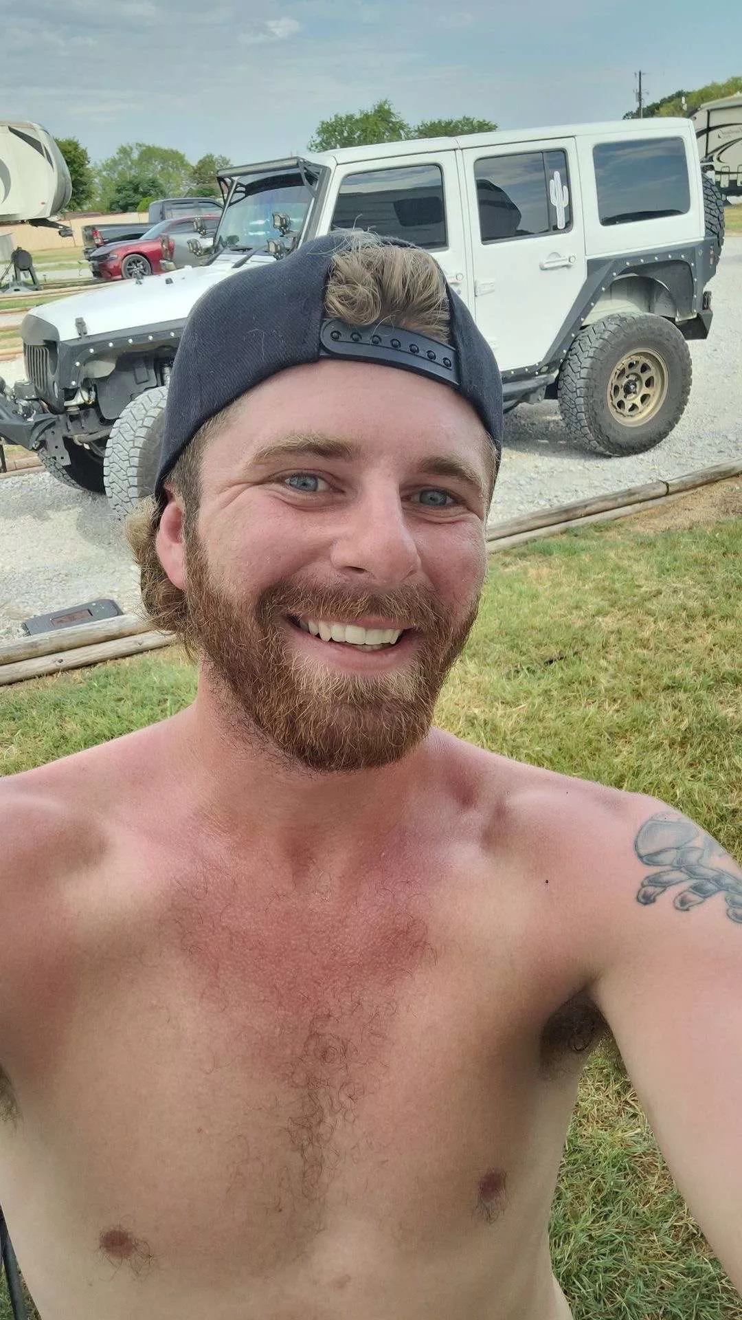 Its a shame it's already momday😈