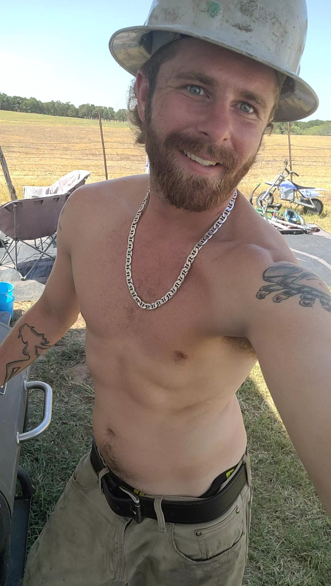 Just your average blue collar dad selfie😈