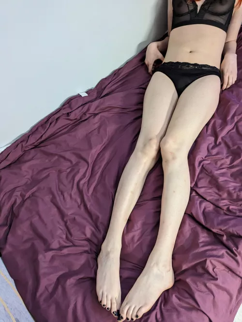 let your day start with the legs of a trans girl🤩🍌