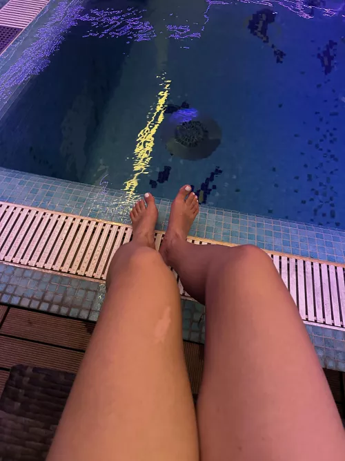 Wet feet, giving me some freshness F19