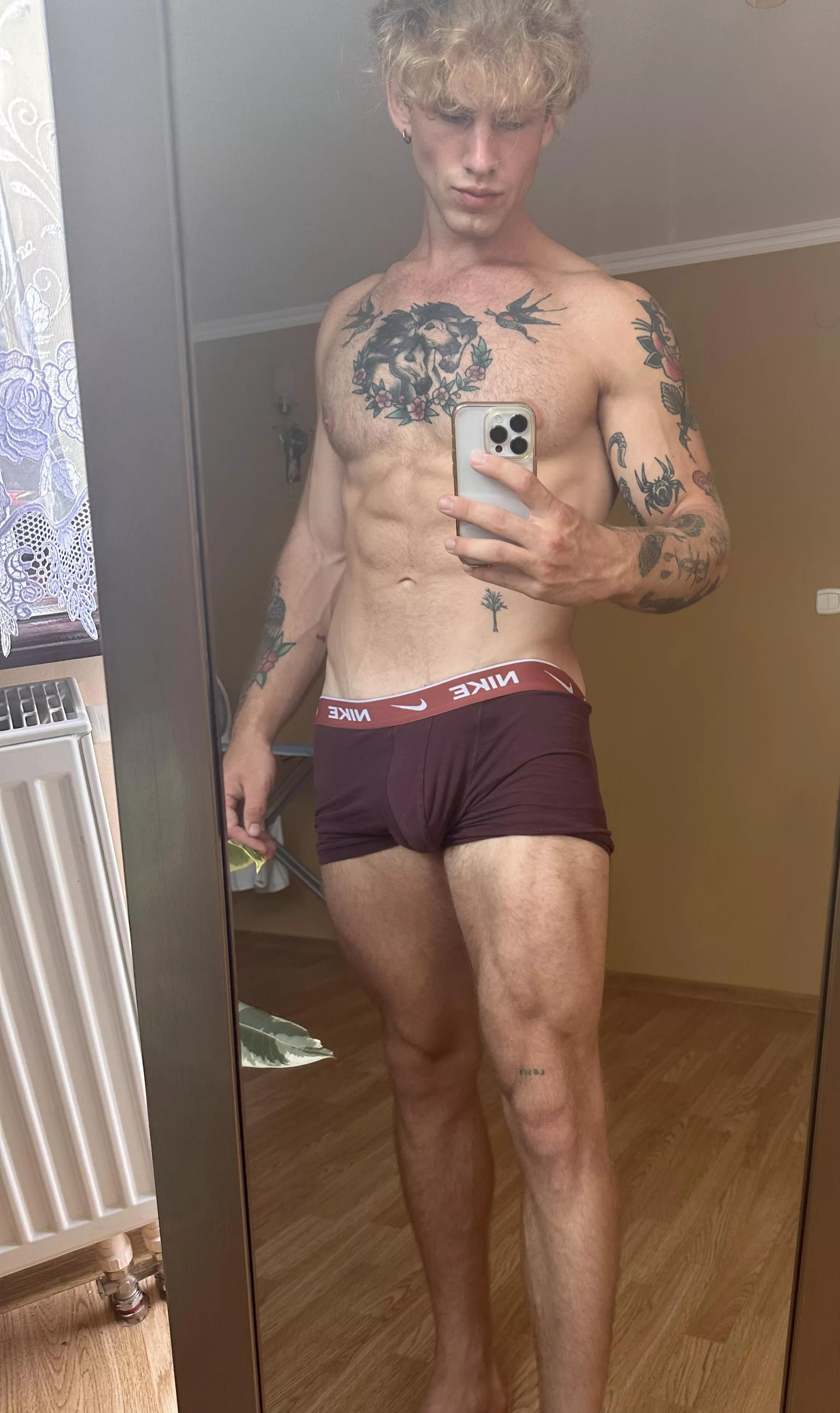 Would u rather bottom for me or smell those?