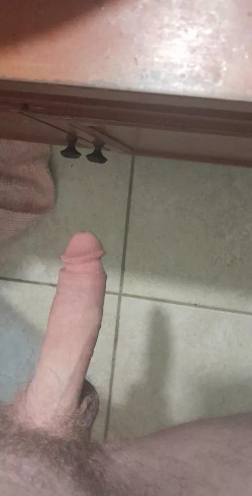 18 are you interested in a bigger cock🍆