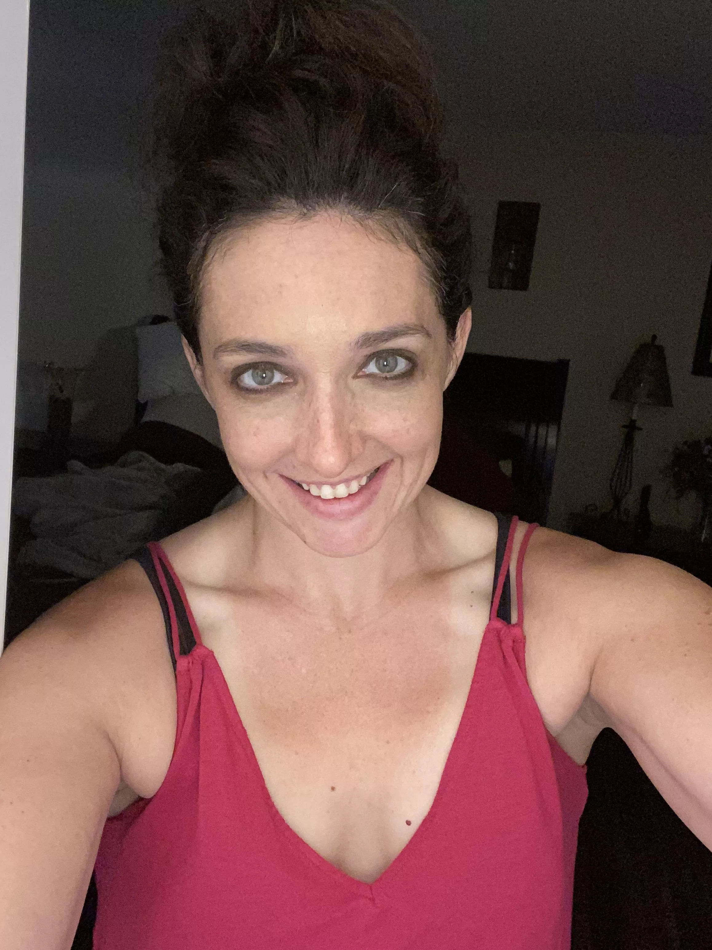 40 years old with green eyes and lots of freckles..smash or pass?