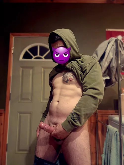 Cardio in a sweater is the best (M)