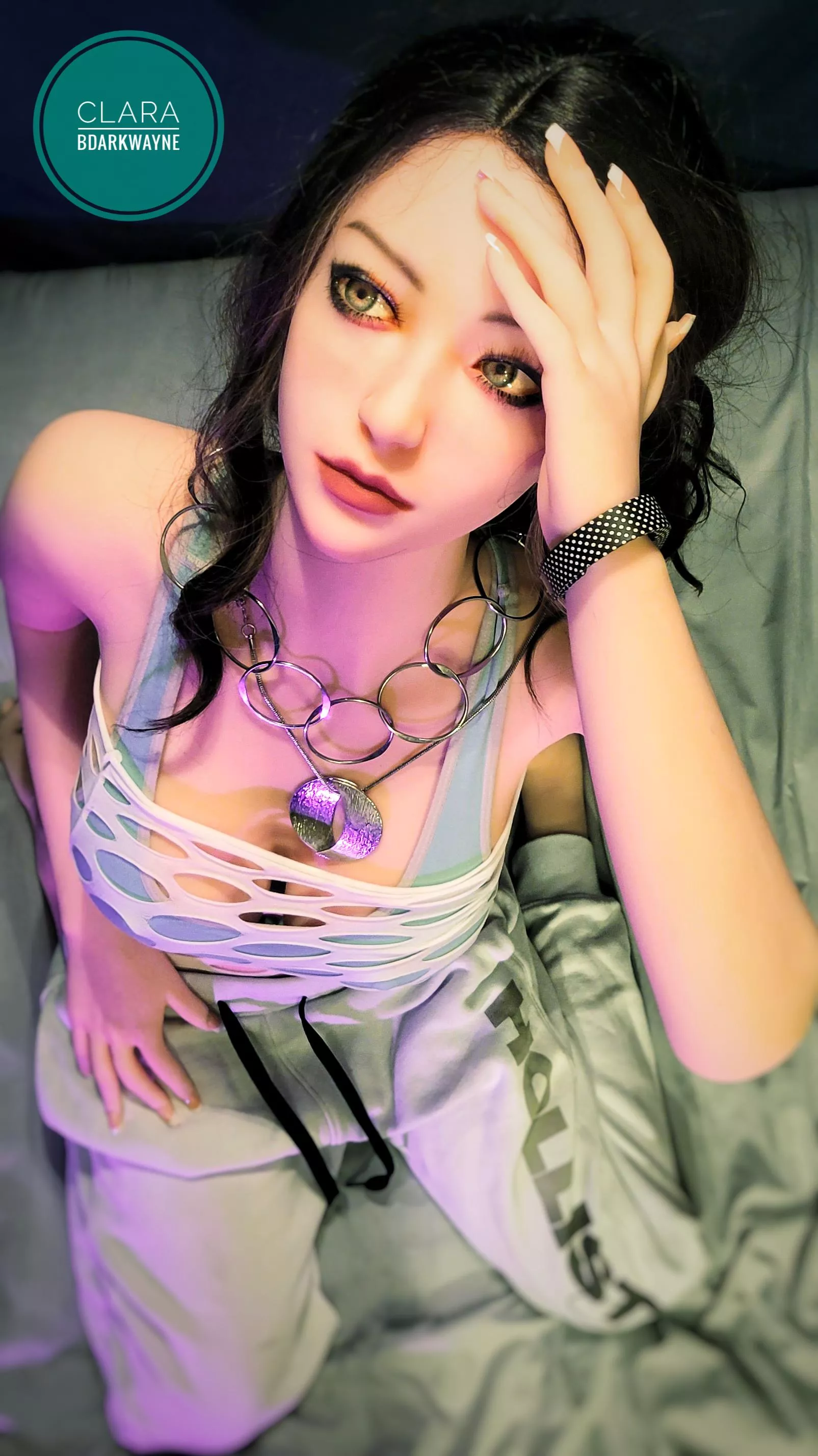 CLARA ~ Modeling for the camera