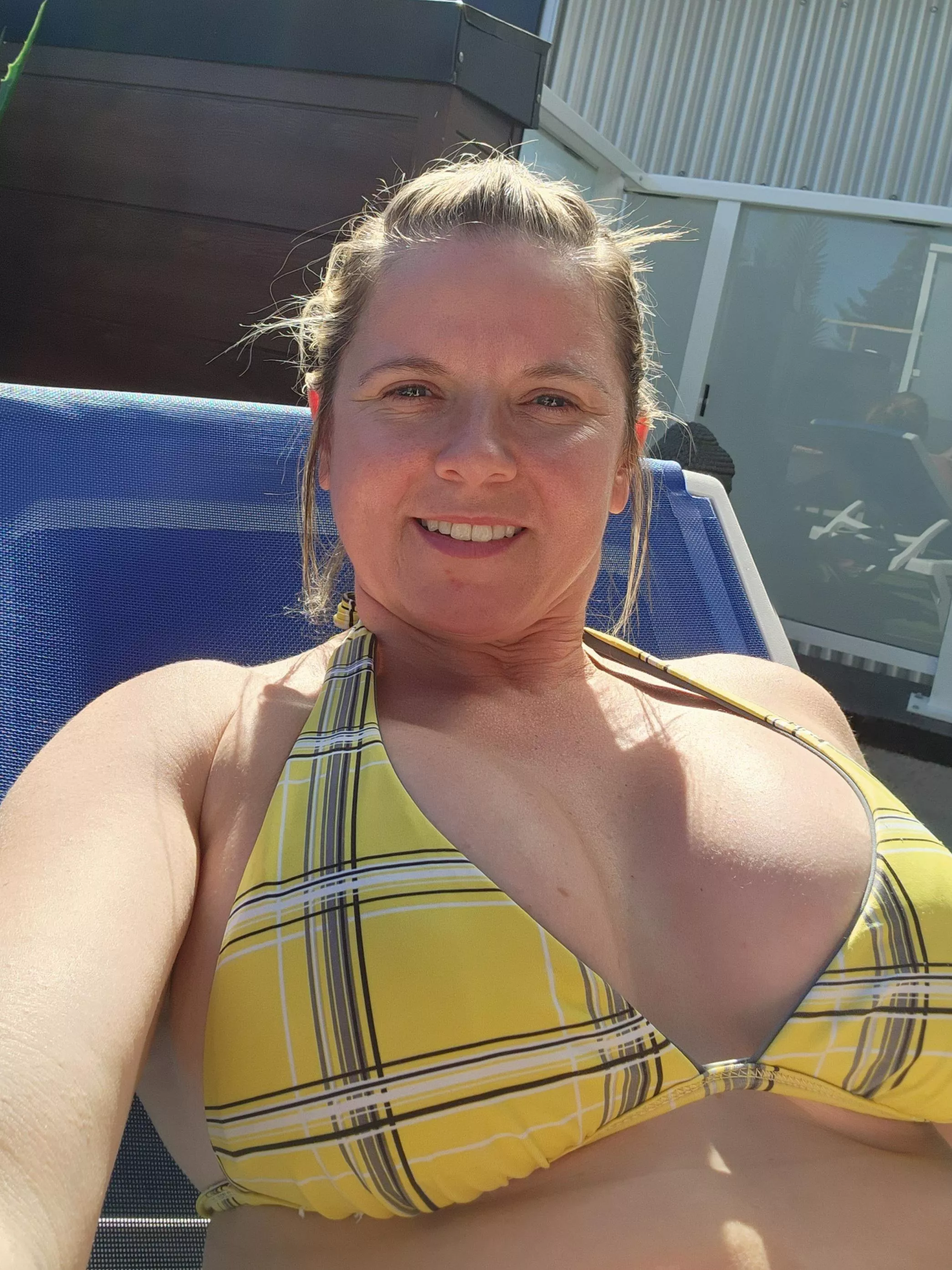 Come slather some lotion on me please :)