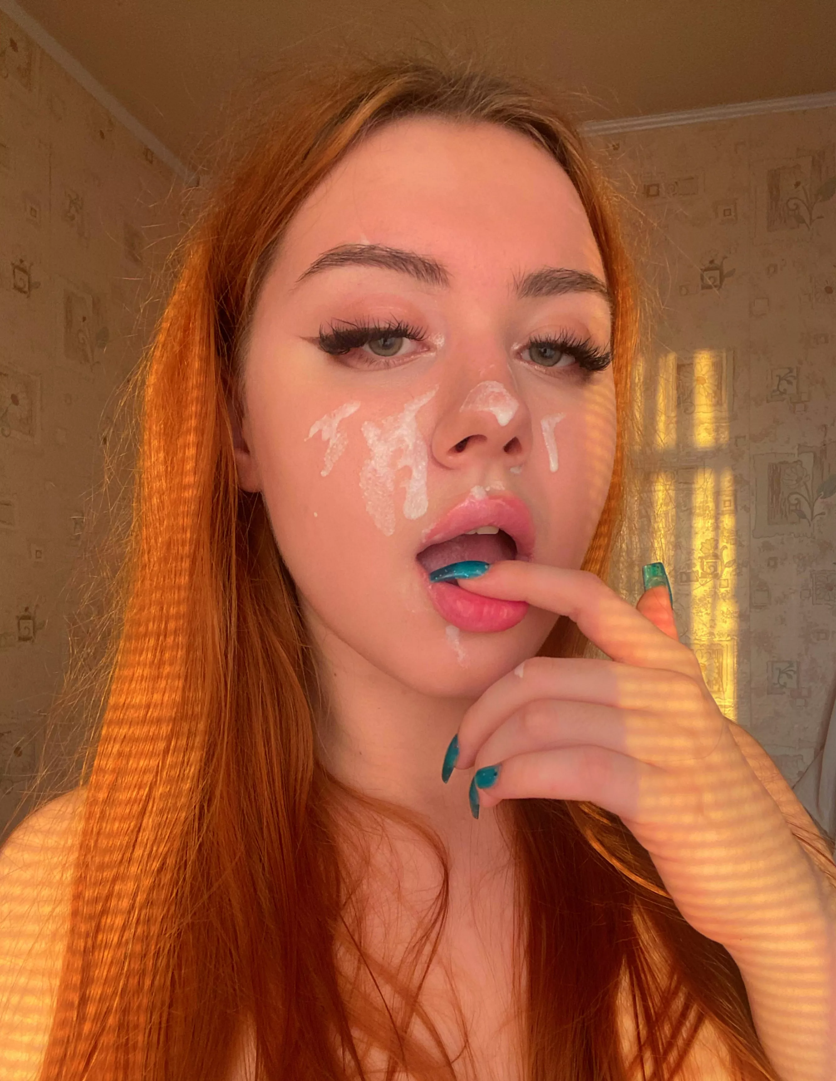Cum on my face don't be shy