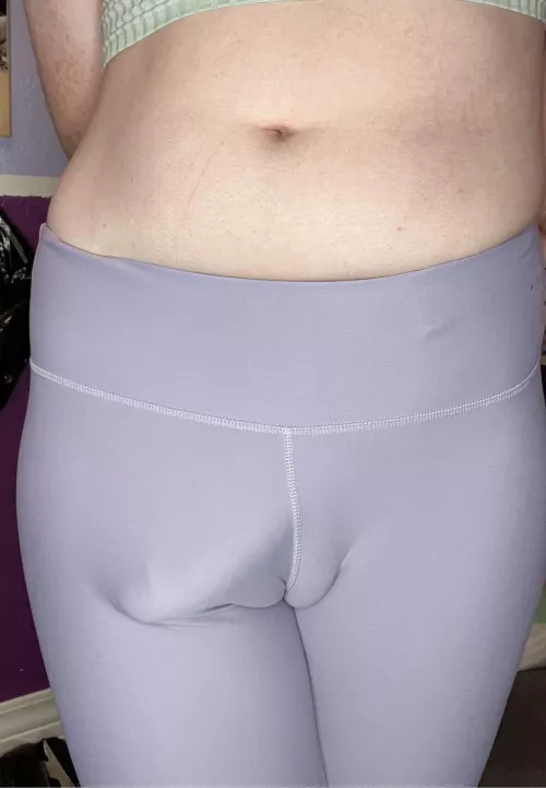 It’s so hard to hide 😩😩