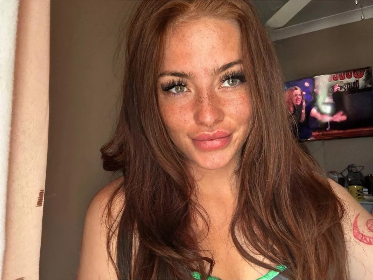 Just a redhead with too many freckles IUTR