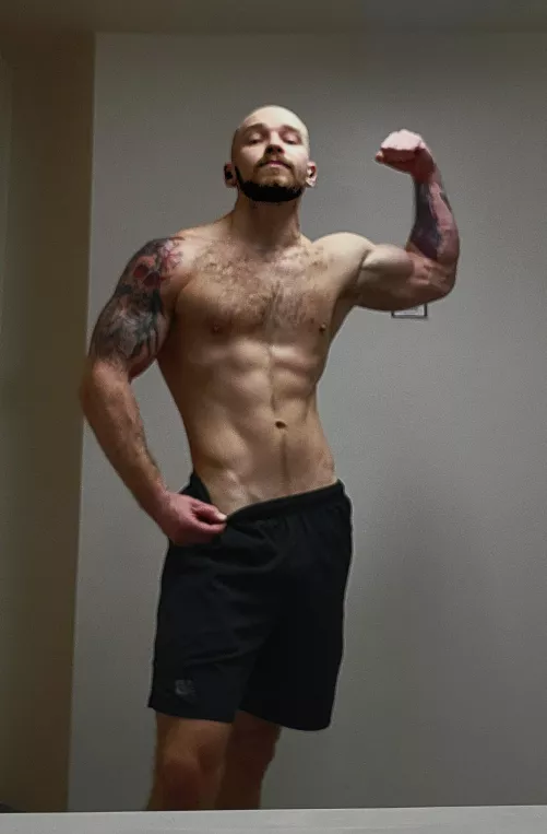 Leaning out 😏🙌 (26)