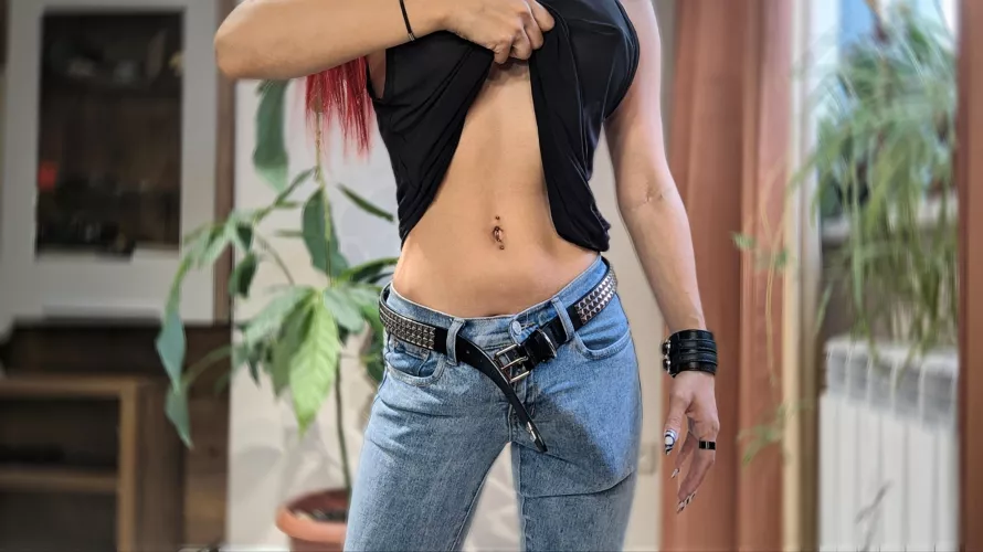 Look what you are doing to me, I'm so horny right now