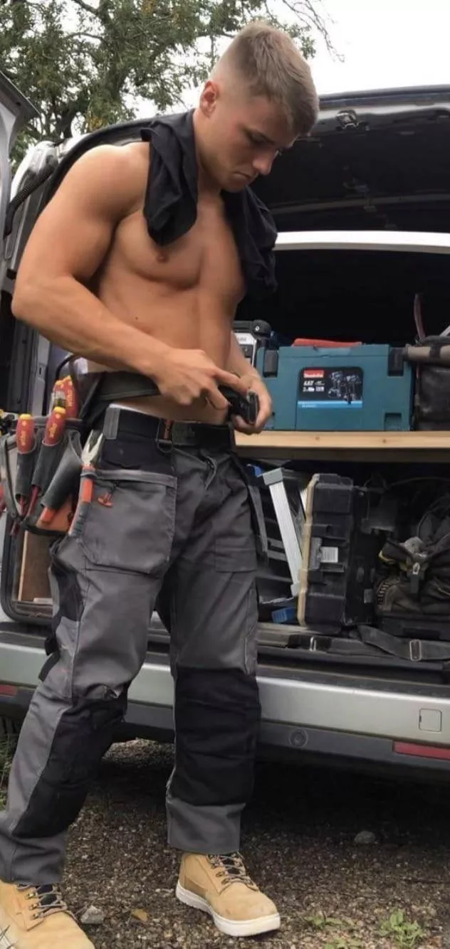 Looking for lads any age to chat/roleplay about tradies/scally/chav boys. Down for lots of kinks and would love to wank over it and rp. Session below or reddit chat. 0573b1d97f3b035fc7a38e721d8c6f39057f6abc0a924ce50081dc6bca37409302