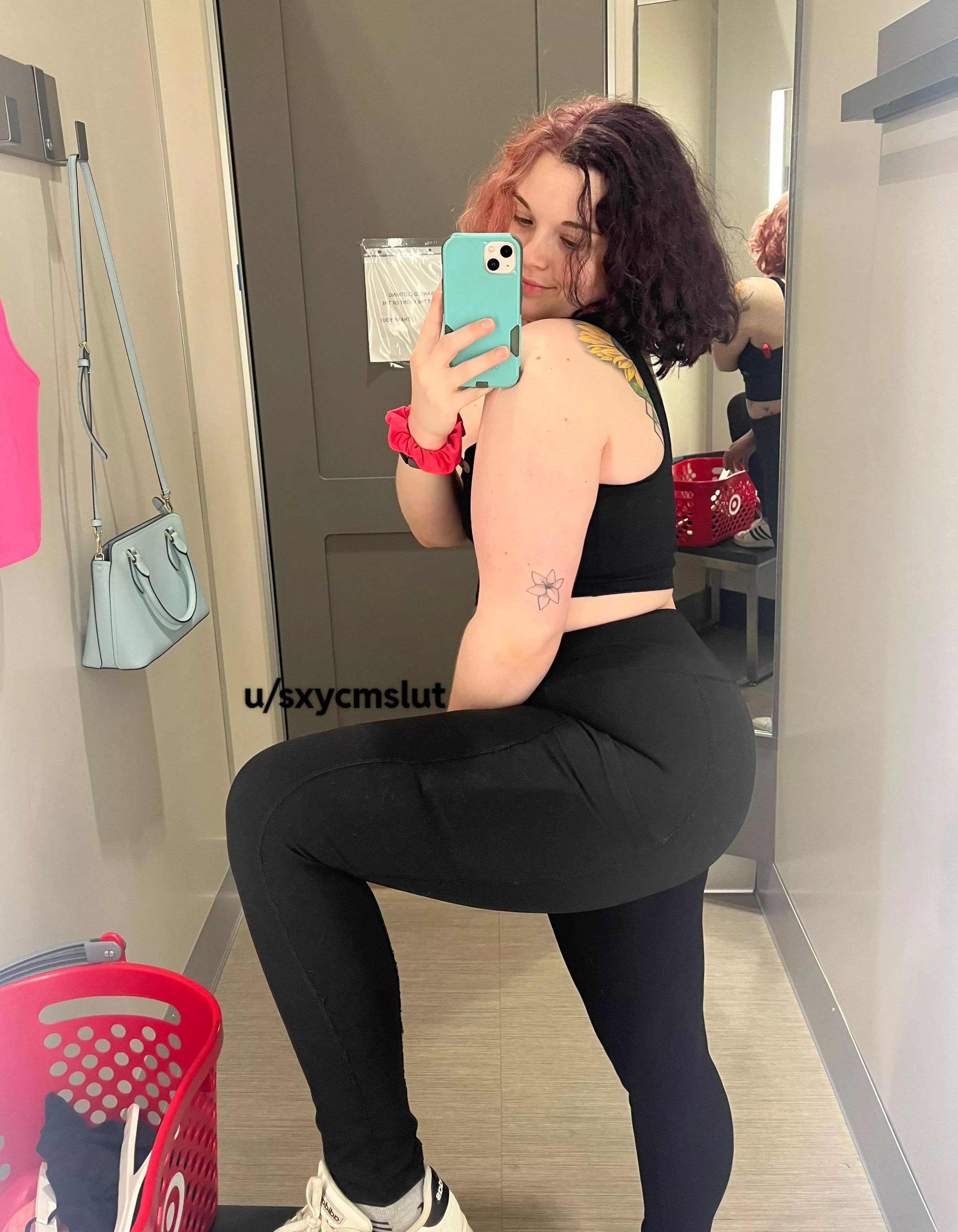 Love dressing room pics