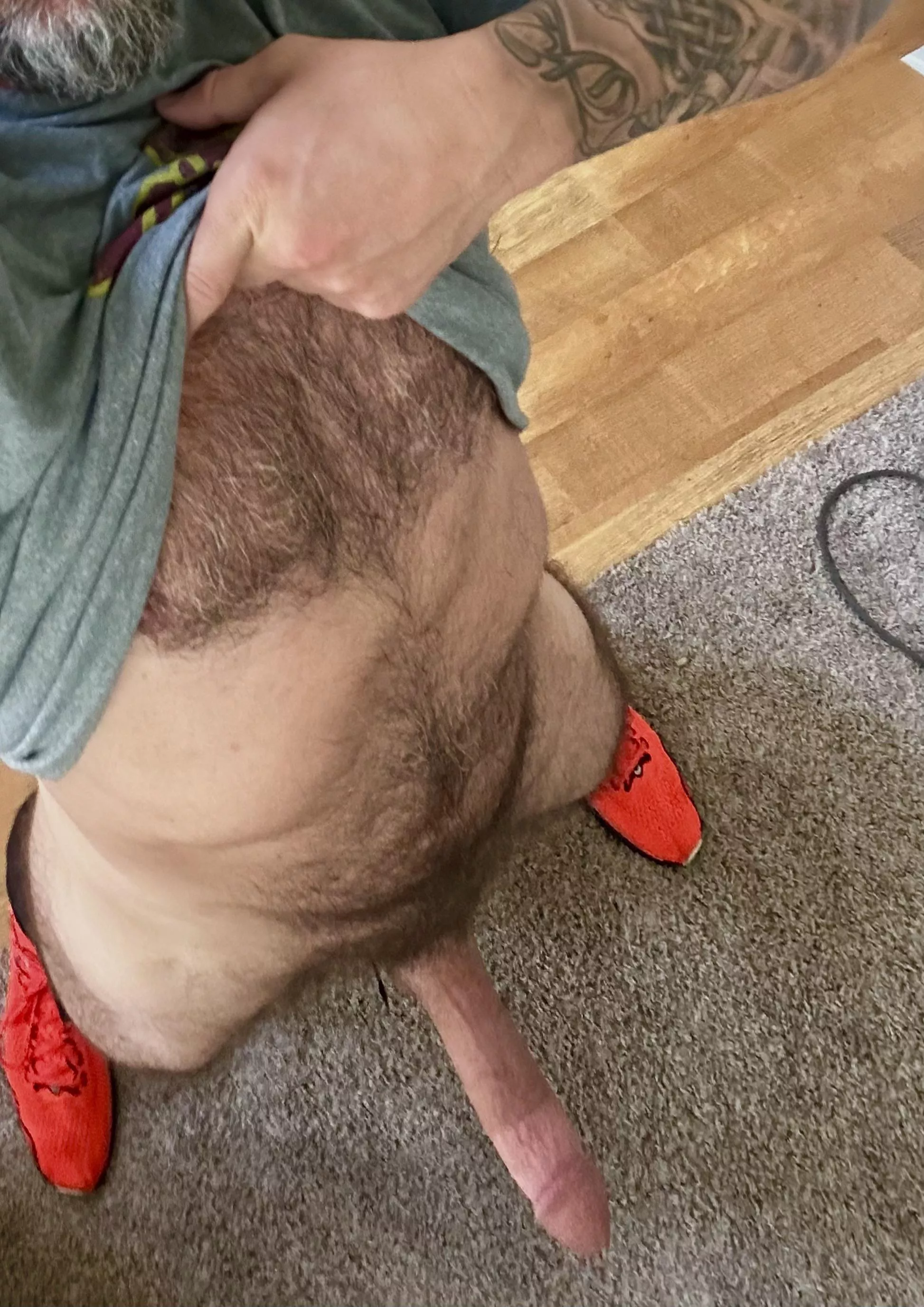 Would you make your dads (46) yr old best friend pull out?