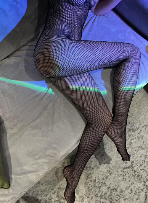 You’re passing your flatmates room, and the door is open, you see her like this, what do you do?