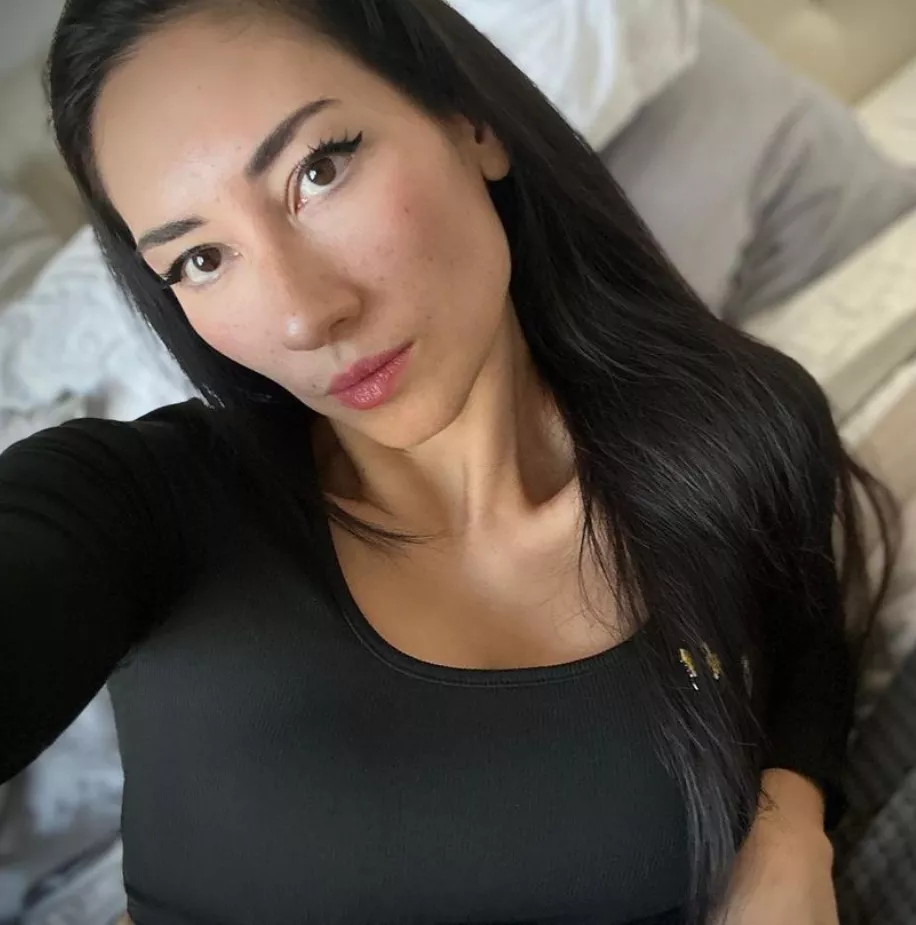 Zara (thateurasianchick)