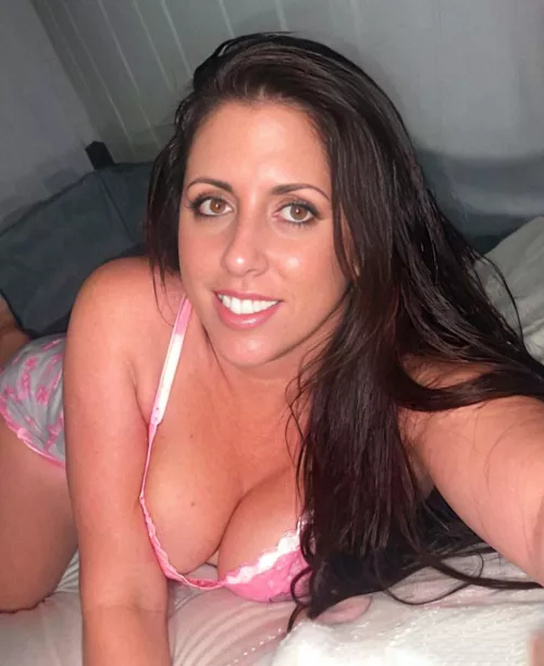 A little good morning selfie. How'd you sleep?