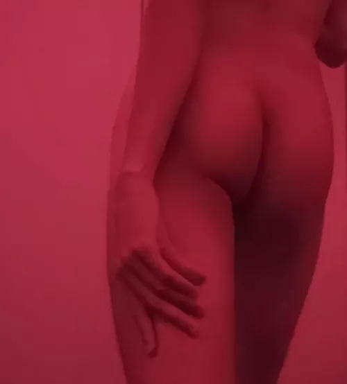 Felt sexy taking this lol 🩷