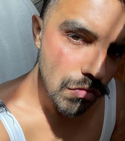 Hola 👋🏾 saludos amigos!