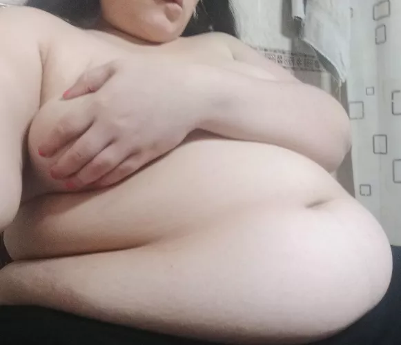 How wide do you think my belly looks?