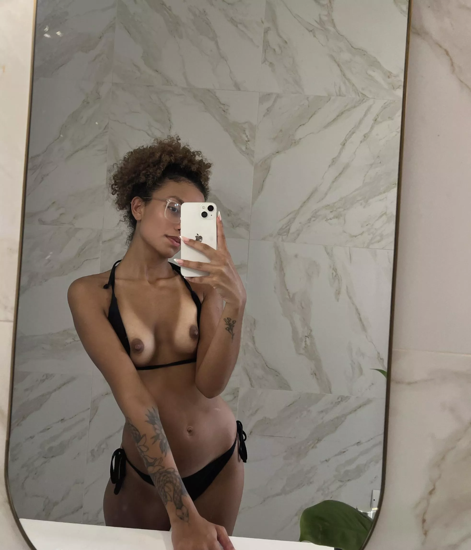 I keep sending nude pics, tell me yes or no