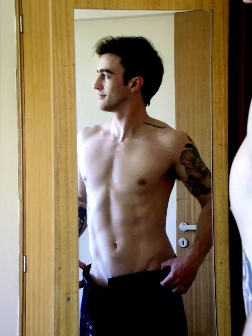 Is my V noticeable 🤔?