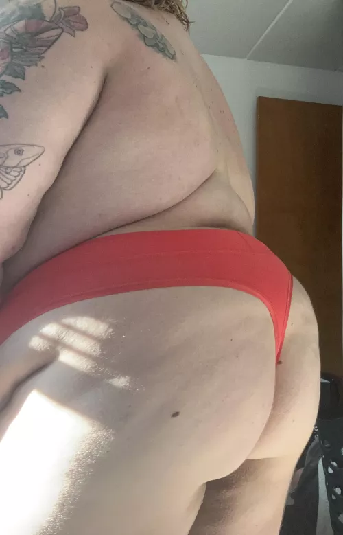 Just a small booty, would you still let me sit on your face?