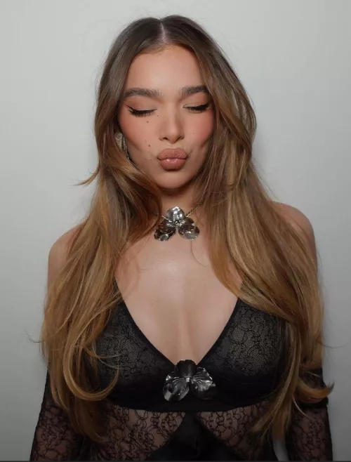 Let's for bi for Hailee