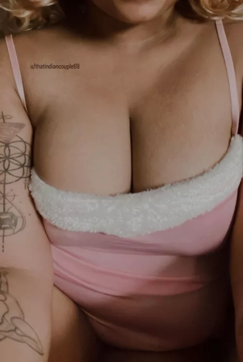 Love how my dress keep my tits extra tight