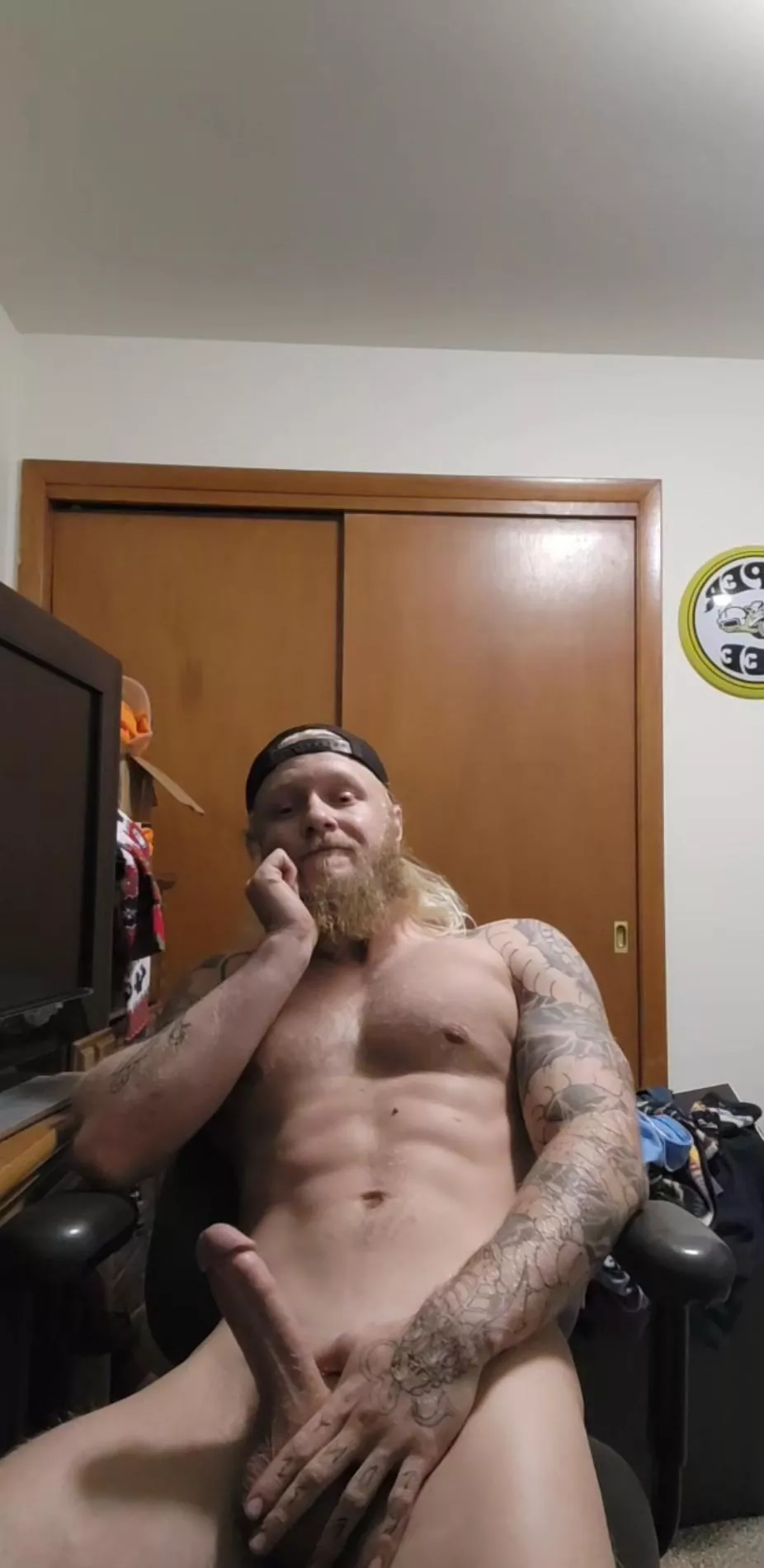 [M] Been lonely after my lifts, anyone wanna keep me company?